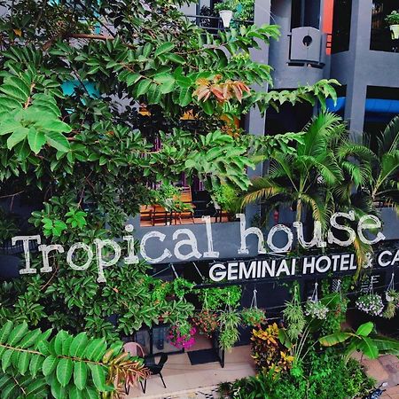 Geminai Hotel & Cafe Dong Hoi Exteriör bild