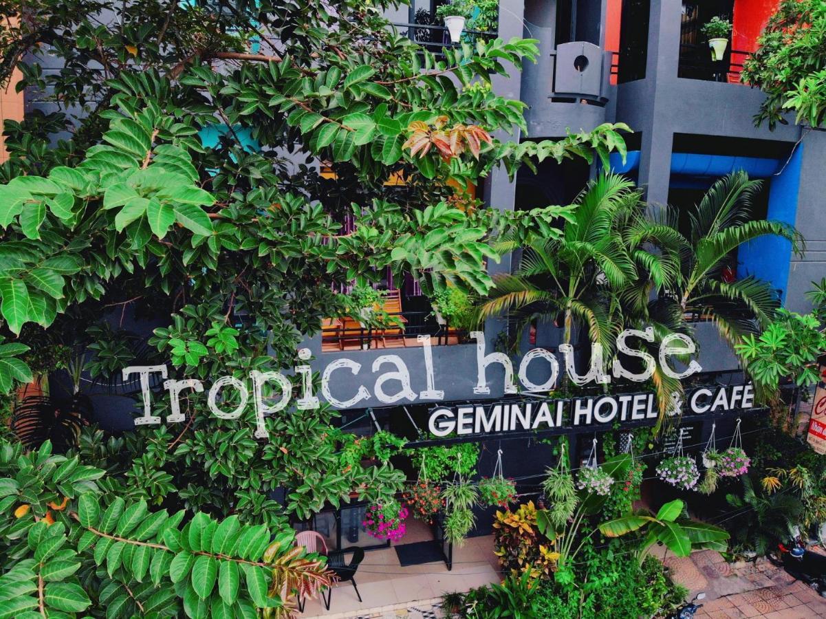 Geminai Hotel & Cafe Dong Hoi Exteriör bild